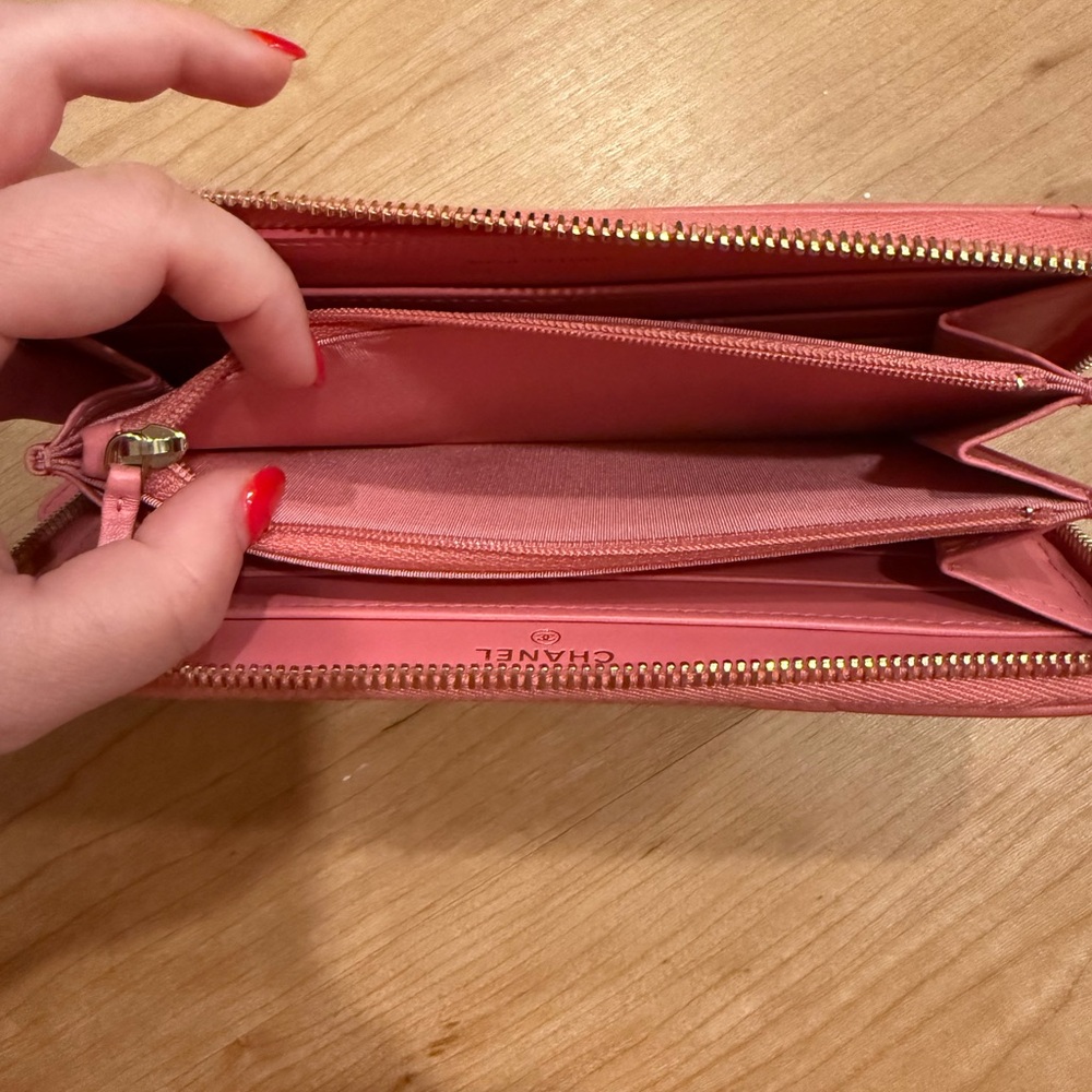 CHANEL 19 Pink Quilted Zip Around Wallet with Gold Logo- authentic! Like new! - Picture 10 of 11